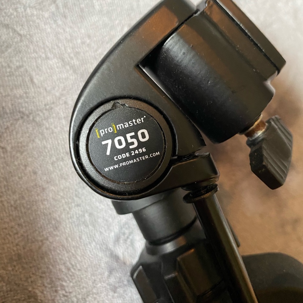 Promaster camera tripod